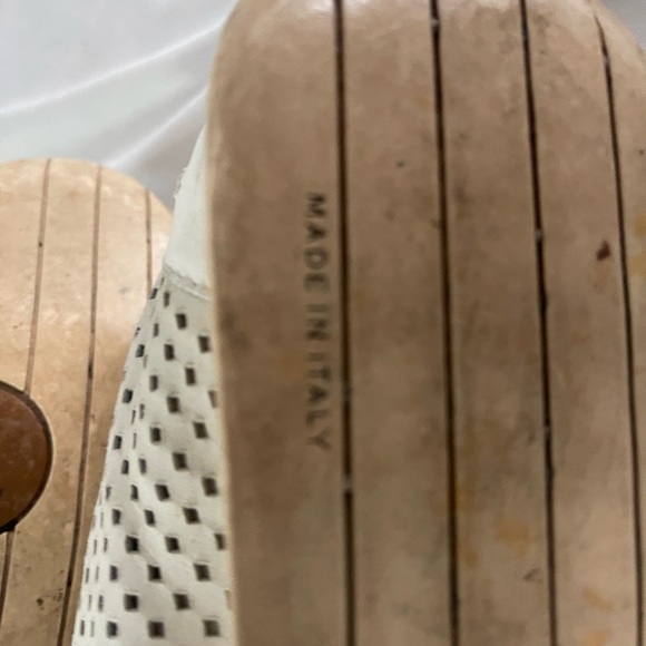 Louis Vuitton sneakers - Picture 9 of 11